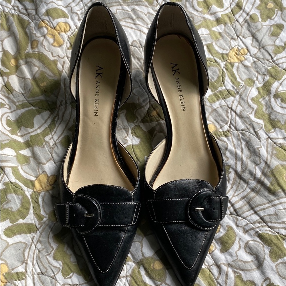 Anne Klein Black leather kitten heel women’s shoe